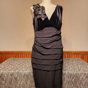 Connected Apparel Cocktail Dress, Black size 12 Plunging v-neck NWT LBD